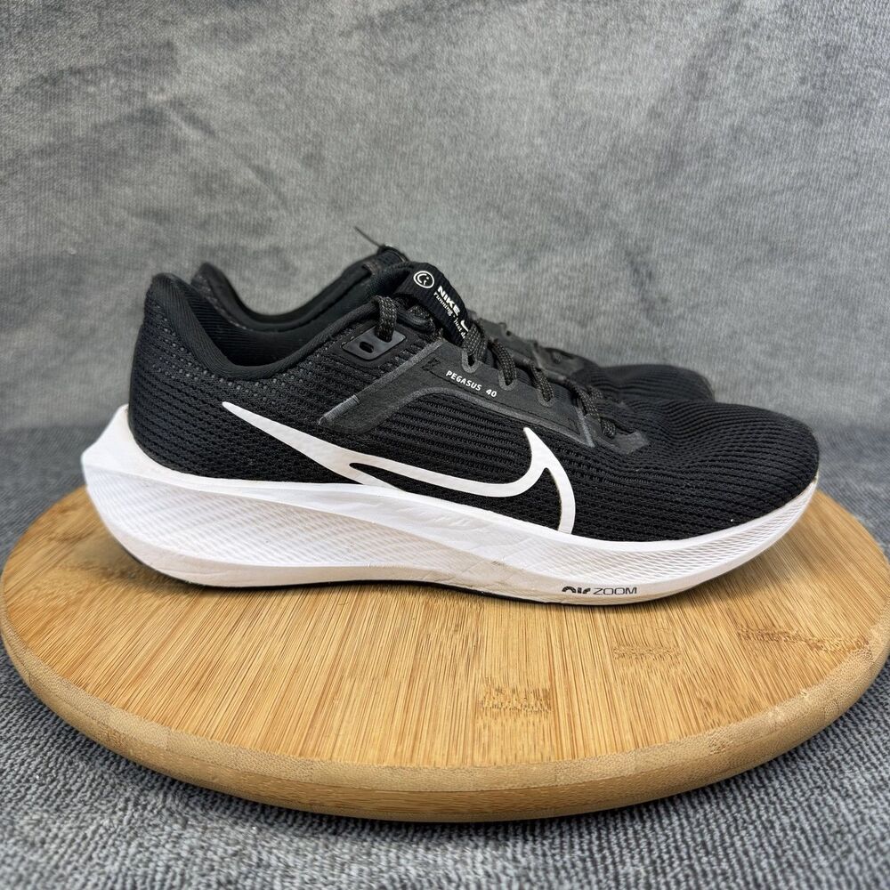 Nike Air Zoom Pegasus 40 Shoes Womens Size 7 Black Running Sneakers DV3854-001